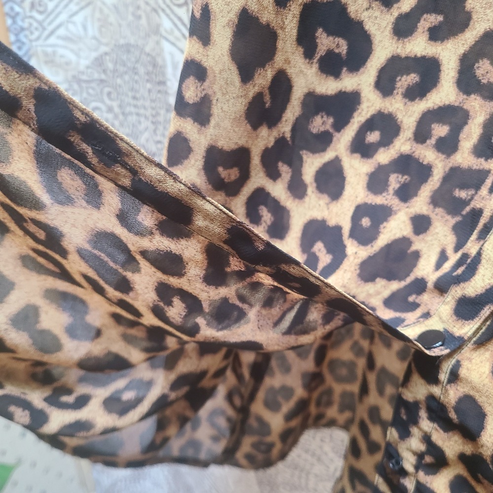 Torrid Tunic Button Shirt Womens 4 Plus Brown Leopard Roll Sleeve Semi Sheer - Picture 8 of 10